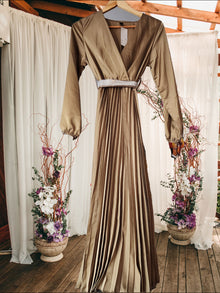  Long Sleeve Pleated Maxi Dress