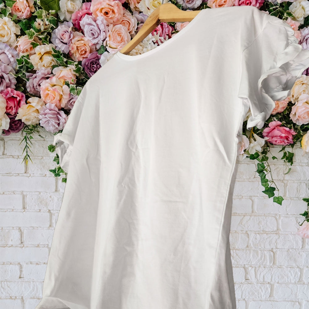 
                      
                        White T-shirt Top with Sequins Graphic
                      
                    