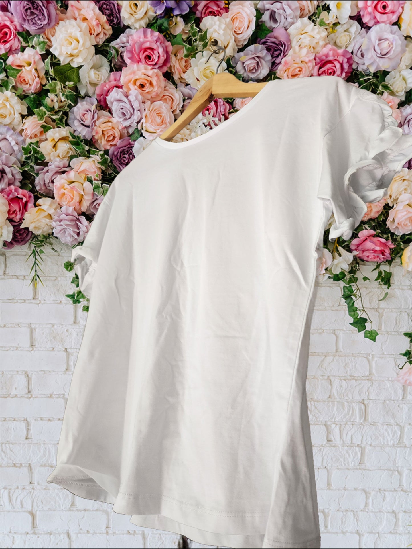 White T-shirt Top with Sequins Graphic