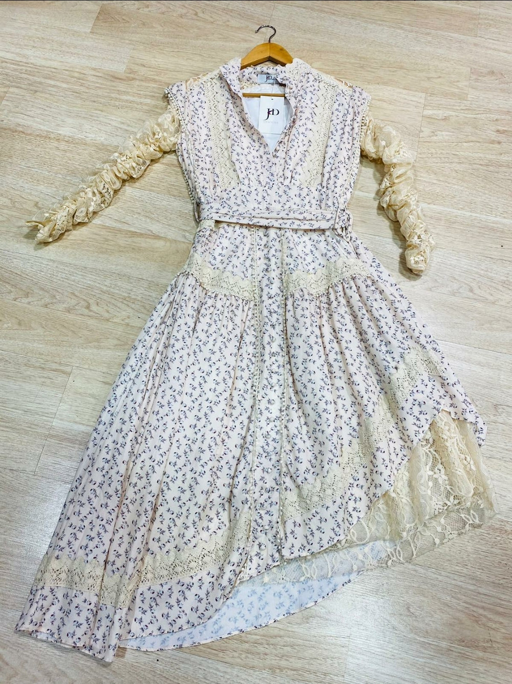 Crochet Trimmed Floral Print Lace Assymetric Dress